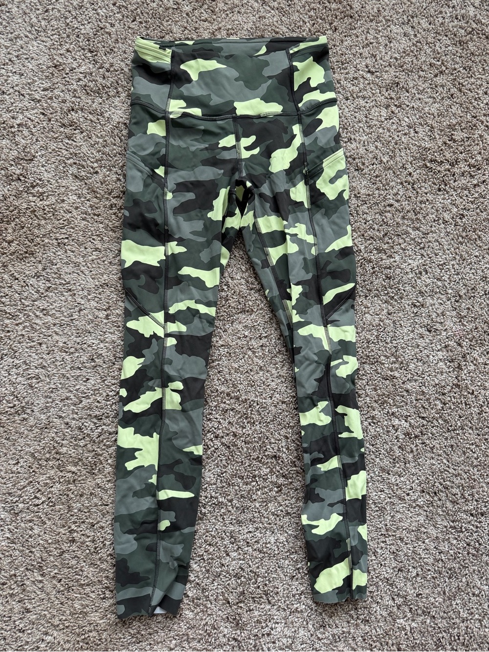 Lululemon Camo Leggings - Green Camo